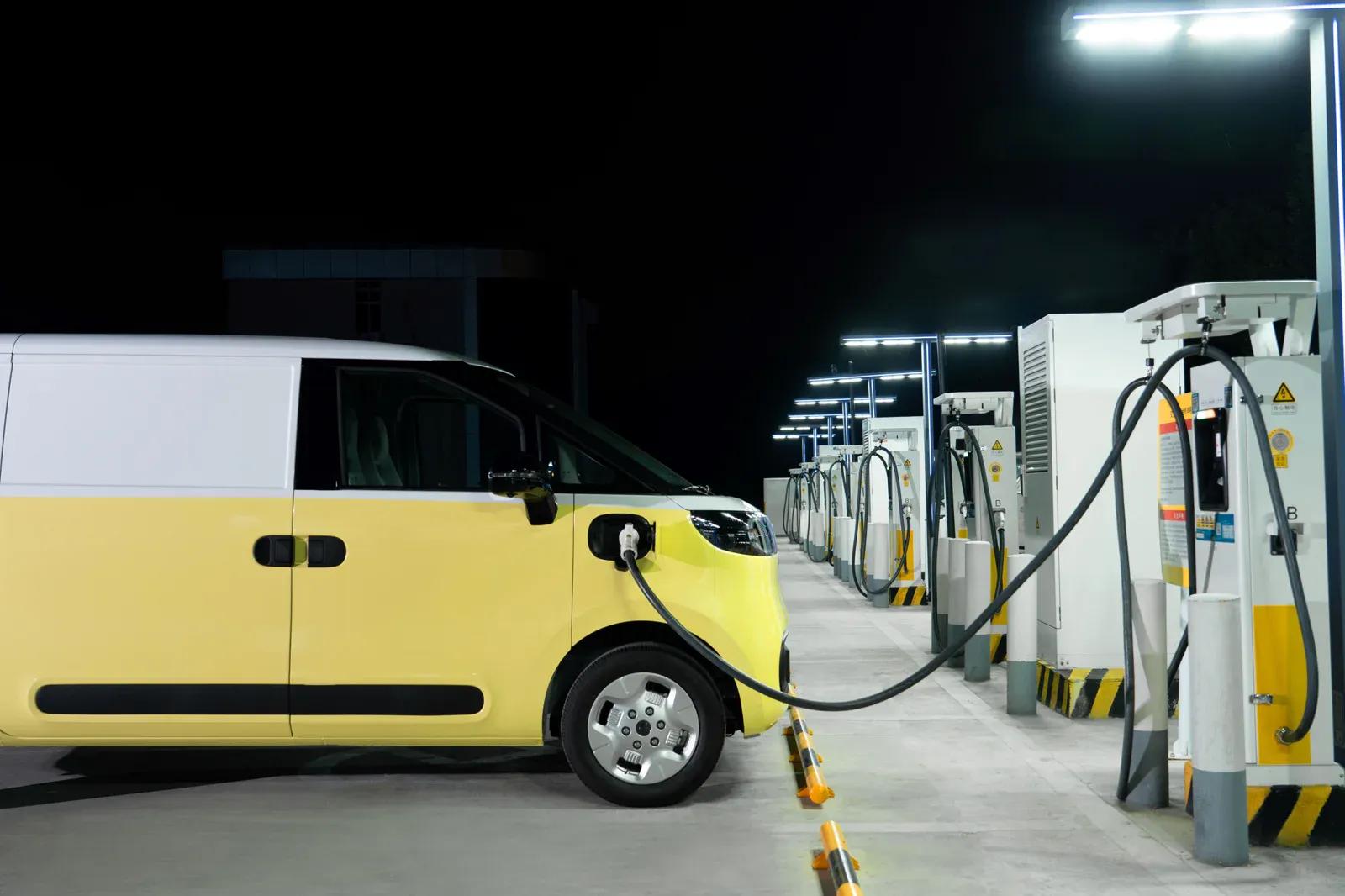 Maxus bringt mit eDELIVER 5 einen Elektrotransporter für den urbanen Lieferverkehr