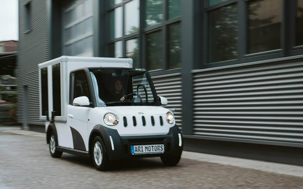 Ari und Sono bauen einen 458 Solar