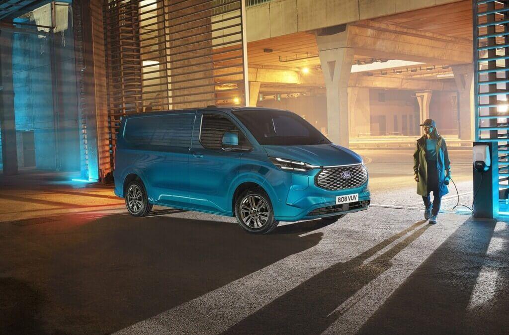 Ford setzt auch den Ford E-Transit Custom voll unter Strom