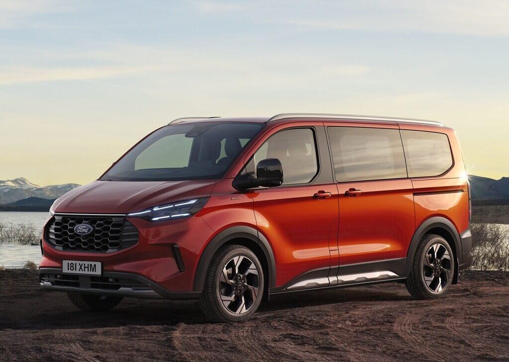 Ford E-Tourneo Custom als Flaggschiff der Baureihe